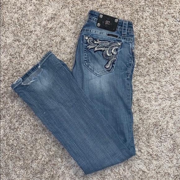 Miss Me Jeans missing button - Picture 4 of 5